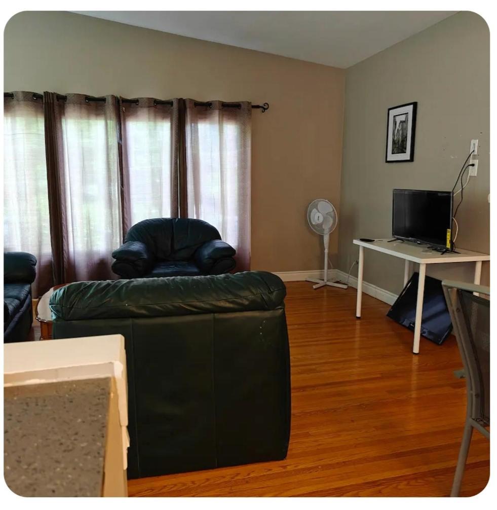 Lina'S Place Saint Catharines Екстер'єр фото